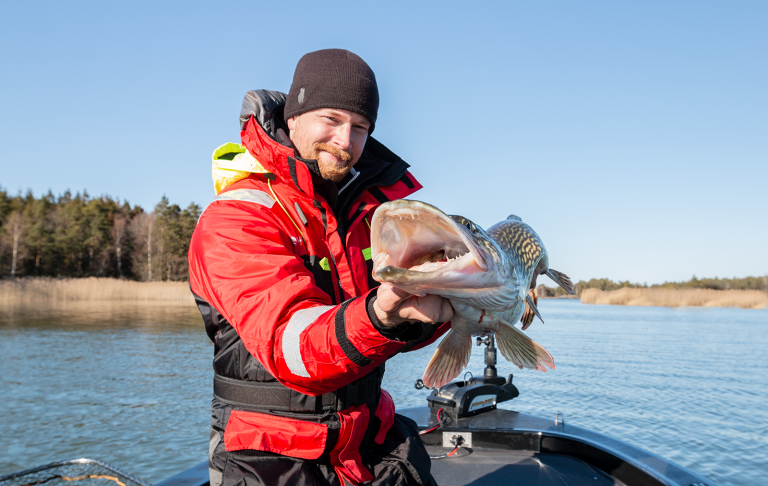 Läs mer om artikeln Gäddspinn med meterfisk i topp!